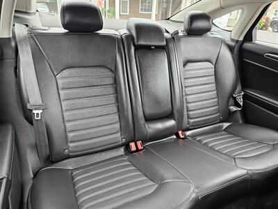 2015 Ford Fusion SE   - Photo 15 - De Pere, WI 54115
