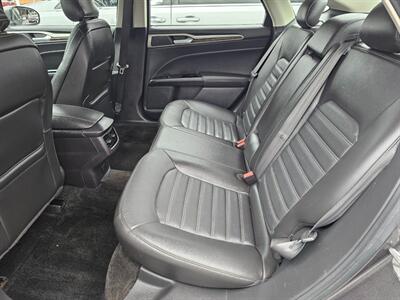 2015 Ford Fusion SE   - Photo 14 - De Pere, WI 54115