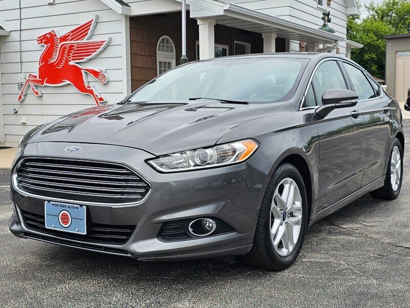 2015 Ford Fusion SE - Photo 1 - De Pere, WI 54115