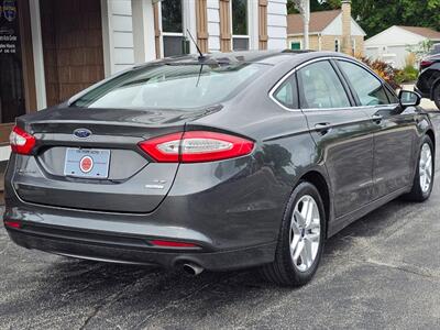 2015 Ford Fusion SE   - Photo 23 - De Pere, WI 54115
