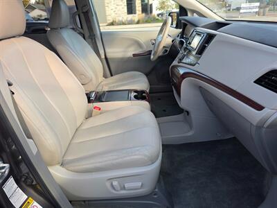 2014 Toyota Sienna XLE 7-Passenger - Photo 14 - De Pere, WI 54115