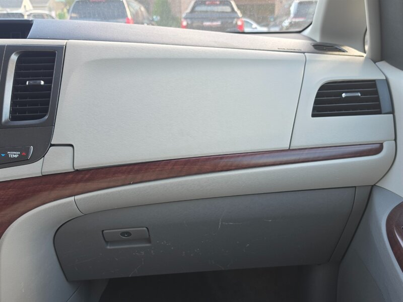 2014 Toyota Sienna XLE 7-Passenger - Photo 33 - De Pere, WI 54115