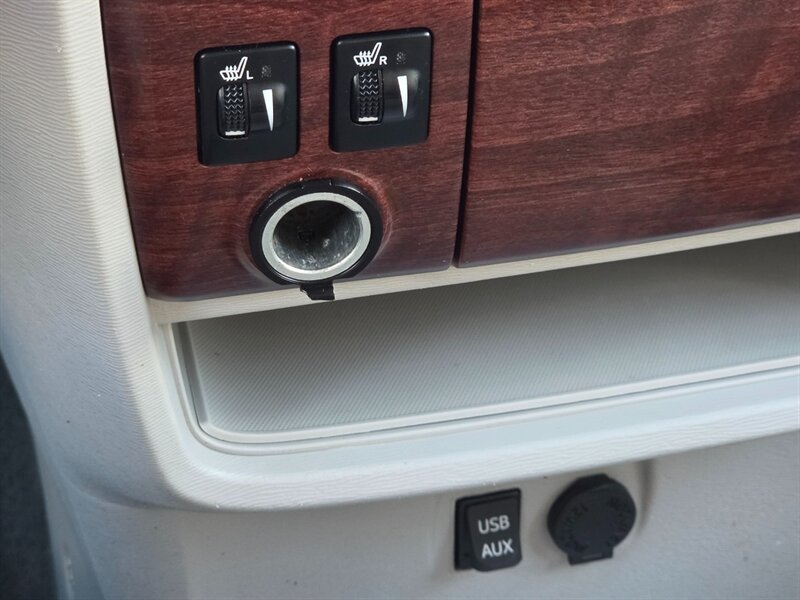 2014 Toyota Sienna XLE 7-Passenger - Photo 11 - De Pere, WI 54115