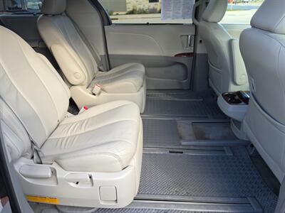 2014 Toyota Sienna XLE 7-Passenger - Photo 38 - De Pere, WI 54115
