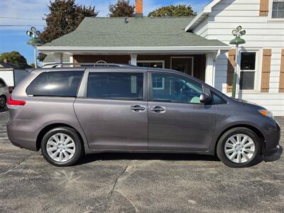 2014 Toyota Sienna XLE 7-Passenger - Photo 2 - De Pere, WI 54115