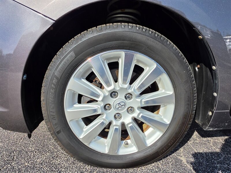 2014 Toyota Sienna XLE 7-Passenger - Photo 46 - De Pere, WI 54115
