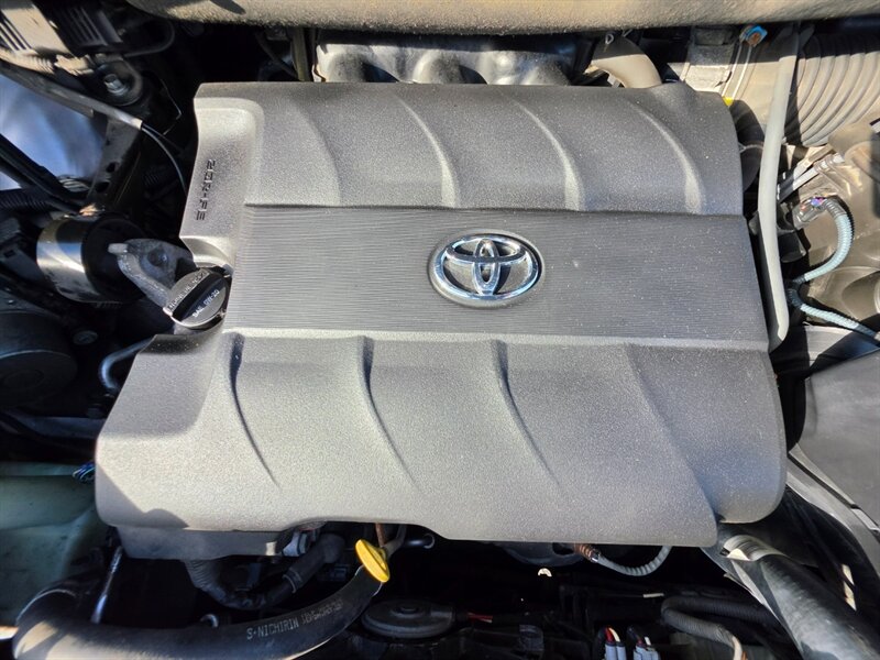 2014 Toyota Sienna XLE 7-Passenger - Photo 42 - De Pere, WI 54115