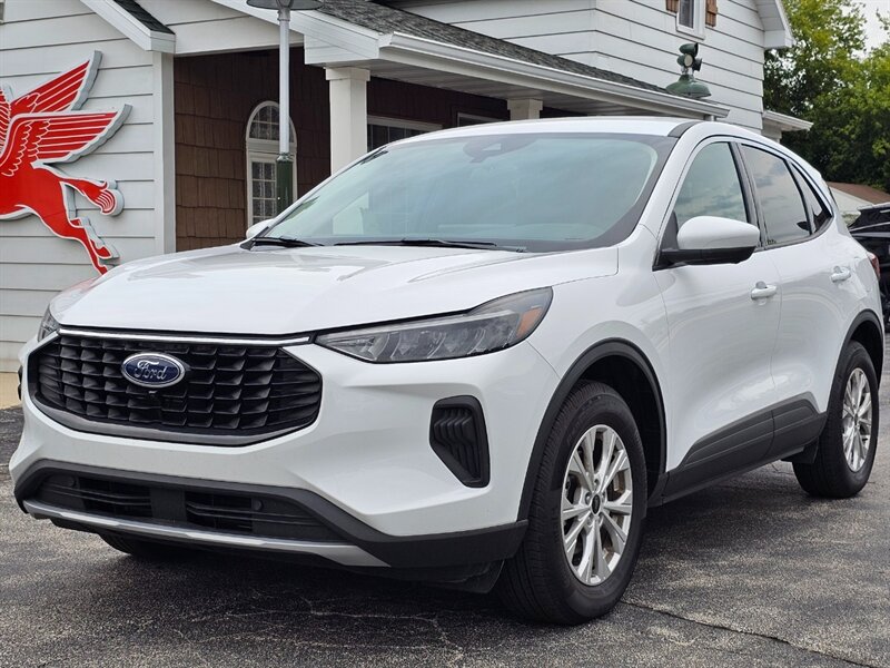 2023 Ford Escape Active - Photo 1 - De Pere, WI 54115