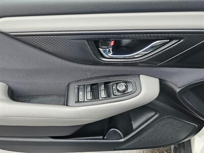 2022 Subaru Outback Premium   - Photo 17 - De Pere, WI 54115