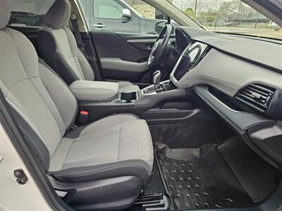 2022 Subaru Outback Premium   - Photo 12 - De Pere, WI 54115