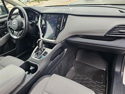 2022 Subaru Outback Premium   - Photo 11 - De Pere, WI 54115