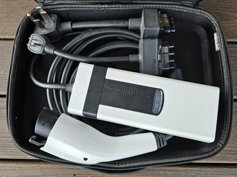 2024 Cadillac LYRIQ Luxury 2   - Photo 4 - De Pere, WI 54115