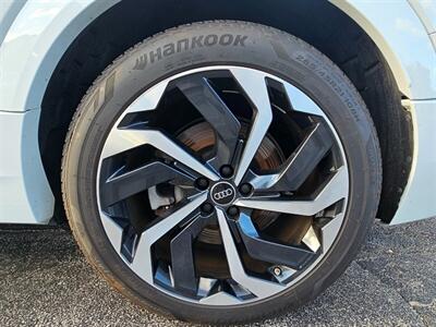 2024 Audi Q8 e-tron Premium Plus quattro   - Photo 43 - De Pere, WI 54115