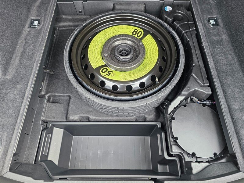 2024 Audi Q8 e-tron Premium Plus quattro   - Photo 18 - De Pere, WI 54115