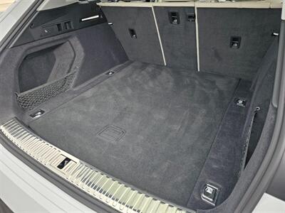 2024 Audi Q8 e-tron Premium Plus quattro   - Photo 36 - De Pere, WI 54115