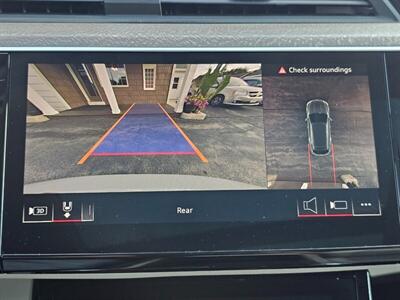 2024 Audi Q8 e-tron Premium Plus quattro   - Photo 10 - De Pere, WI 54115