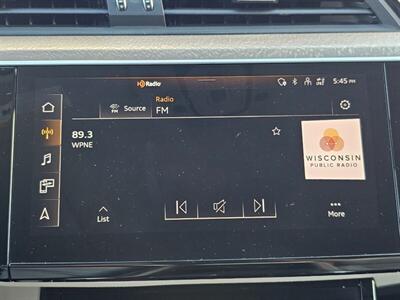 2024 Audi Q8 e-tron Premium Plus quattro   - Photo 31 - De Pere, WI 54115