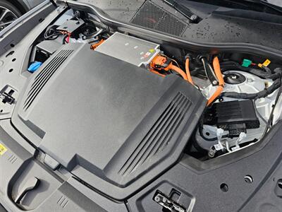 2024 Audi Q8 e-tron Premium Plus quattro   - Photo 40 - De Pere, WI 54115