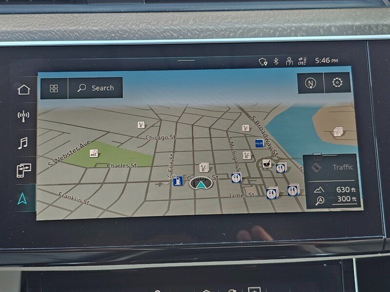 2024 Audi Q8 e-tron Premium Plus quattro   - Photo 4 - De Pere, WI 54115