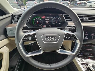 2024 Audi Q8 e-tron Premium Plus quattro   - Photo 7 - De Pere, WI 54115