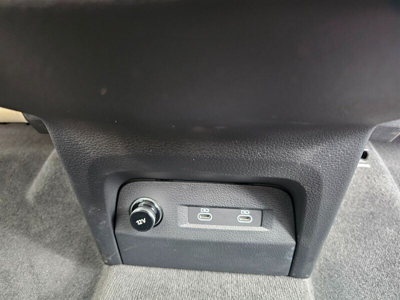 2024 Audi Q8 e-tron Premium Plus quattro   - Photo 35 - De Pere, WI 54115