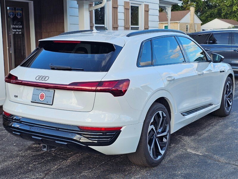 2024 Audi Q8 e-tron Premium Plus quattro   - Photo 25 - De Pere, WI 54115