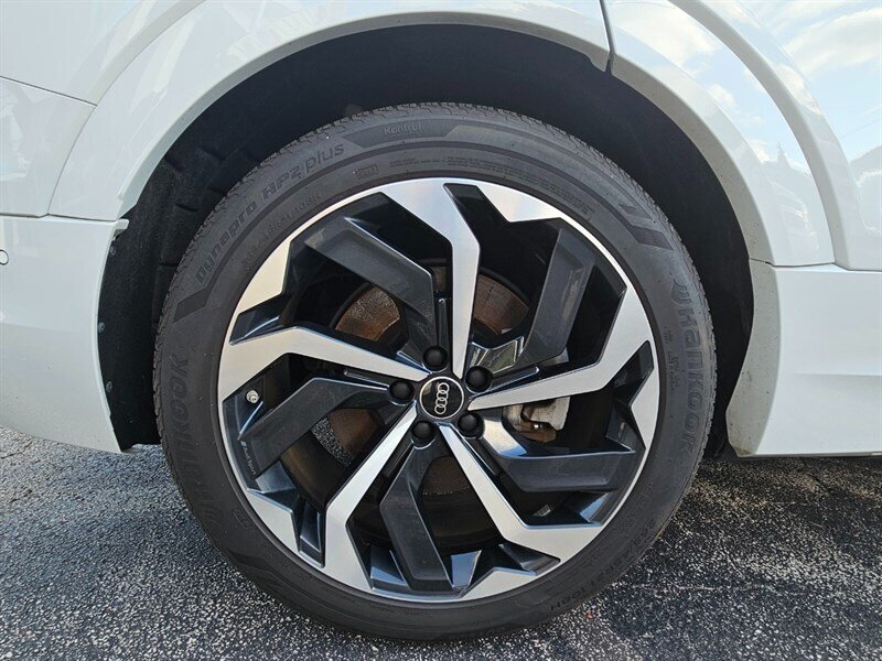 2024 Audi Q8 e-tron Premium Plus quattro   - Photo 44 - De Pere, WI 54115