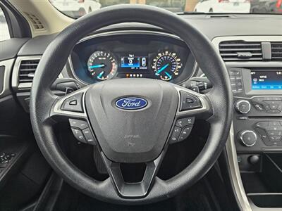 2018 Ford Fusion SE   - Photo 6 - De Pere, WI 54115