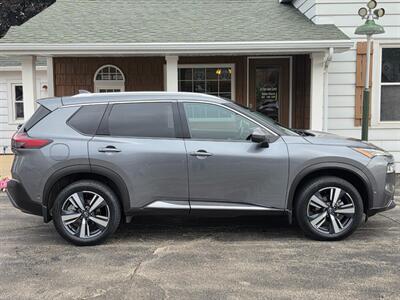2023 Nissan Rogue SL   - Photo 2 - De Pere, WI 54115