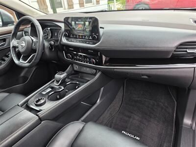 2023 Nissan Rogue SL   - Photo 12 - De Pere, WI 54115