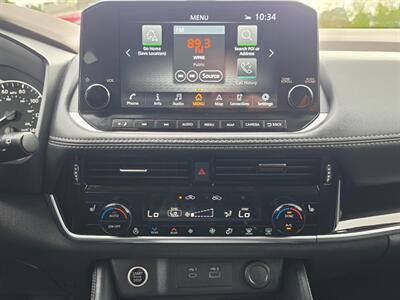2023 Nissan Rogue SL   - Photo 9 - De Pere, WI 54115