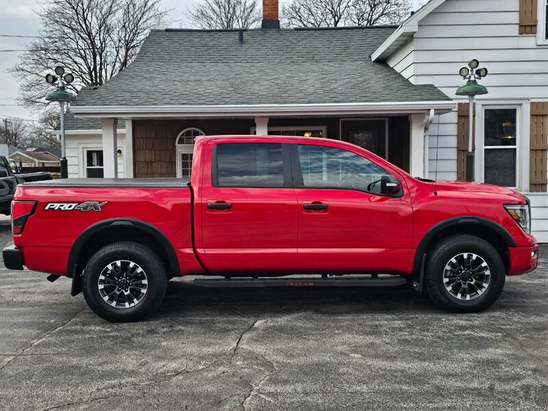 2021 Nissan Titan PRO-4X - Photo 2 - De Pere, WI 54115