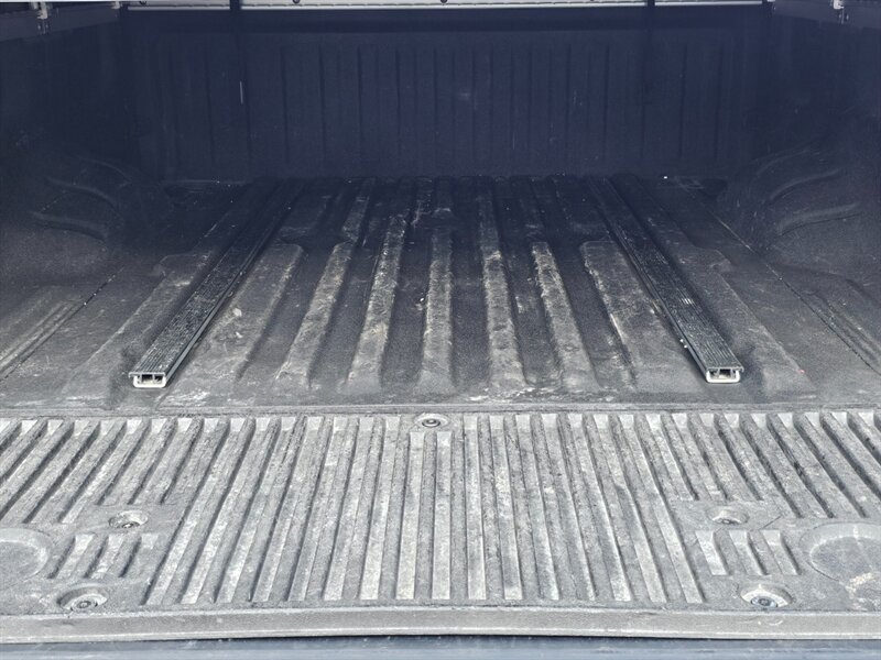 2021 Nissan Titan PRO-4X - Photo 18 - De Pere, WI 54115