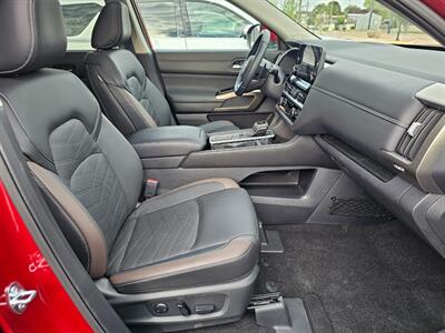 2025 Nissan Pathfinder Platinum - Photo 13 - De Pere, WI 54115