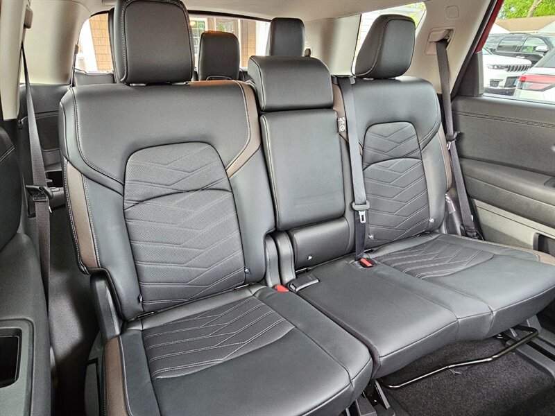 2025 Nissan Pathfinder Platinum - Photo 16 - De Pere, WI 54115