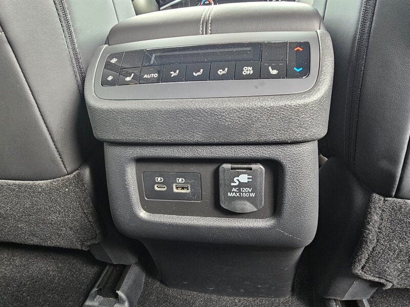 2025 Nissan Pathfinder Platinum - Photo 15 - De Pere, WI 54115