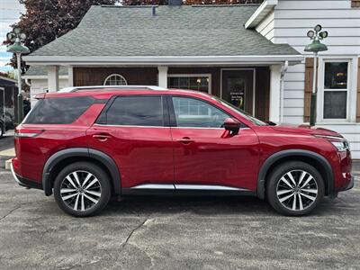 2025 Nissan Pathfinder Platinum - Photo 2 - De Pere, WI 54115