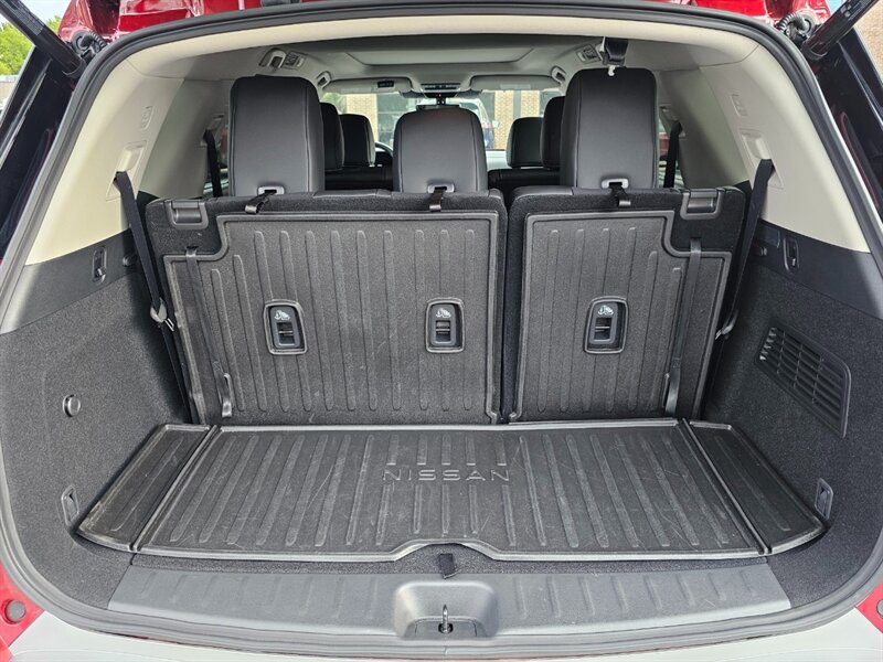 2025 Nissan Pathfinder Platinum - Photo 18 - De Pere, WI 54115
