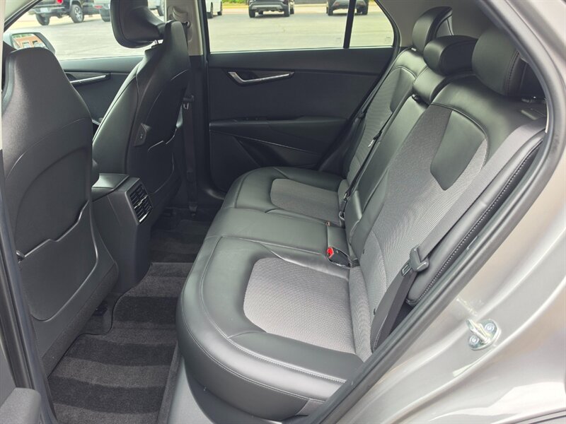 2023 Kia Niro Plug-In Hybrid EX - Photo 15 - De Pere, WI 54115