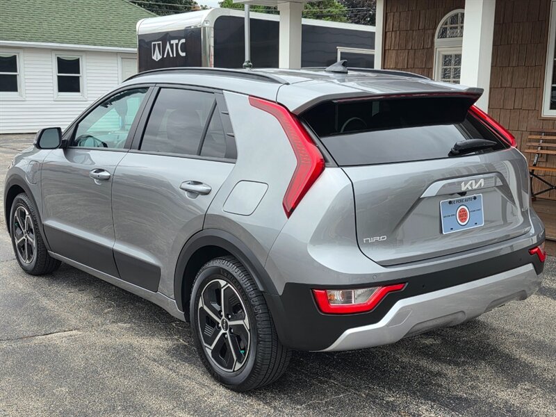 2023 Kia Niro Plug-In Hybrid EX - Photo 23 - De Pere, WI 54115