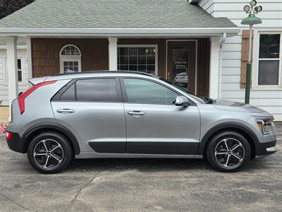 2023 Kia Niro Plug-In Hybrid EX - Photo 2 - De Pere, WI 54115
