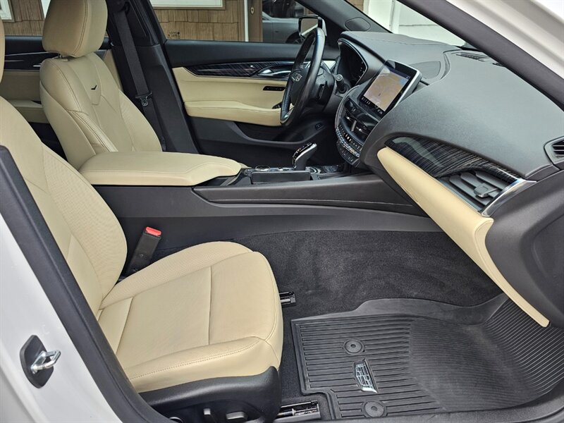 2022 Cadillac CT5 Premium Luxury - Photo 14 - De Pere, WI 54115