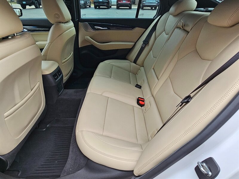 2022 Cadillac CT5 Premium Luxury - Photo 16 - De Pere, WI 54115