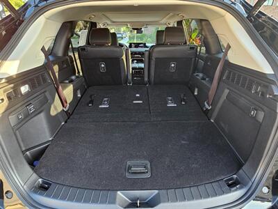 2025 Mazda CX-90 Plug-in Hybrid Premium   - Photo 17 - De Pere, WI 54115