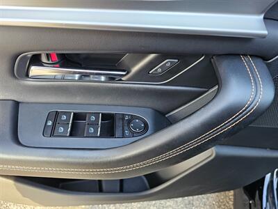 2025 Mazda CX-90 Plug-in Hybrid Premium   - Photo 19 - De Pere, WI 54115