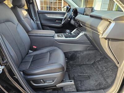2025 Mazda CX-90 Plug-in Hybrid Premium   - Photo 12 - De Pere, WI 54115