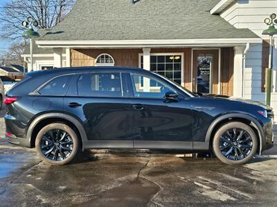 2025 Mazda CX-90 Plug-in Hybrid Premium   - Photo 2 - De Pere, WI 54115