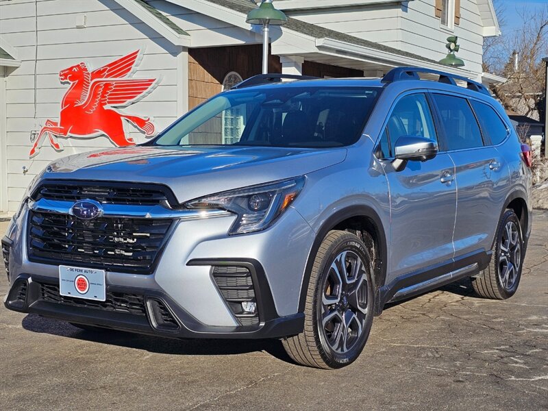 2023 Subaru Ascent Limited   - Photo 1 - De Pere, WI 54115
