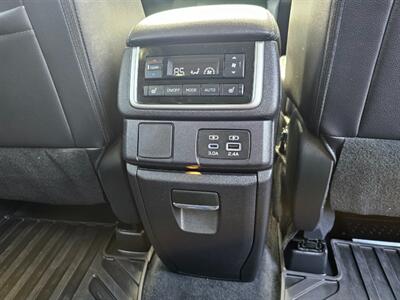 2023 Subaru Ascent Limited   - Photo 15 - De Pere, WI 54115