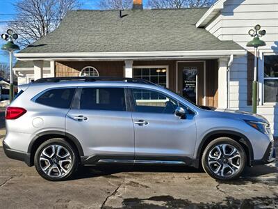 2023 Subaru Ascent Limited   - Photo 2 - De Pere, WI 54115